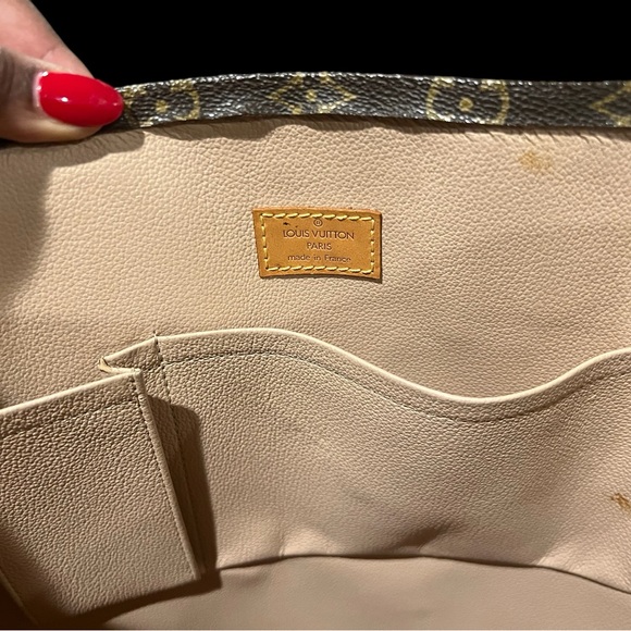 LOUIS VUITTON Sac Plat Tote - Picture 9 of 12